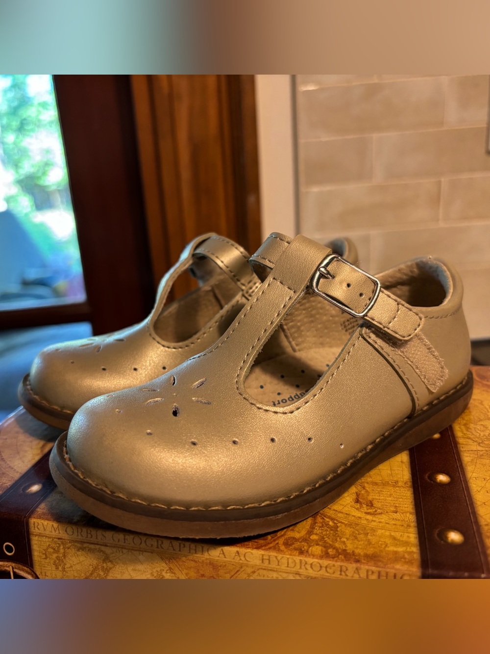 FootMates Girls T-Strap Dress Shoes